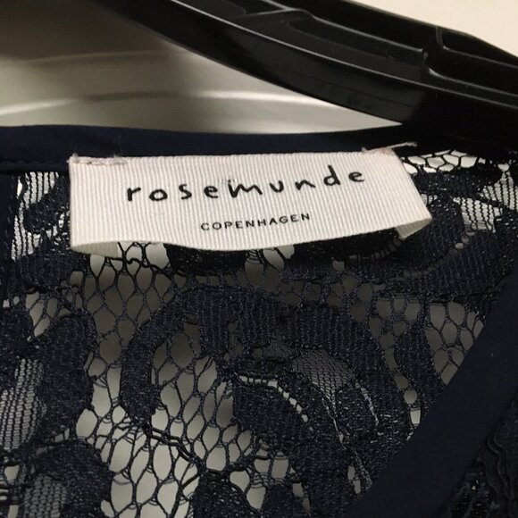 Navy & black guipure lace dress, size DK 36 - Picture 5 of 6